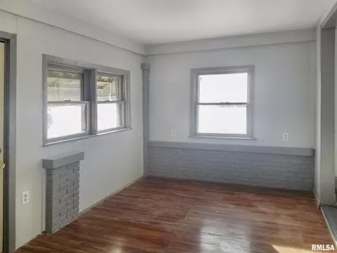 1113 N 10th St, Springfield, IL 62702 photo 2