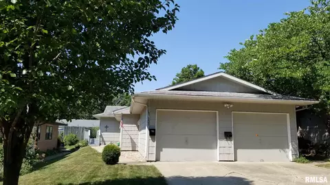 131 N Douglas Ave, Springfield, IL 62702 photo 2