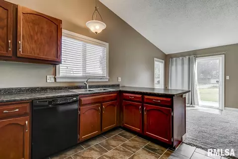 2 Hollybrook Dr, Springfield, IL 62702 photo 15