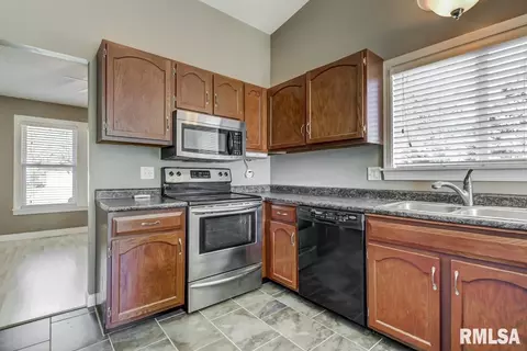 2 Hollybrook Dr, Springfield, IL 62702 photo 11