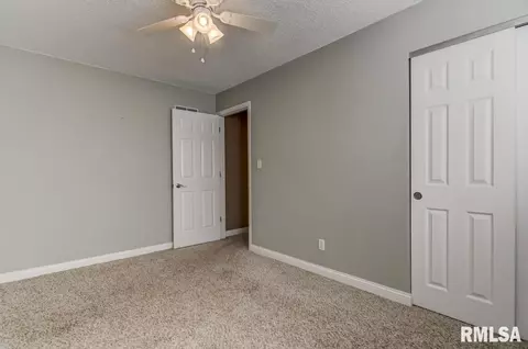 2 Hollybrook Dr, Springfield, IL 62702 photo 27