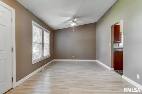 2 Hollybrook Dr, Springfield, IL 62702 photo 9