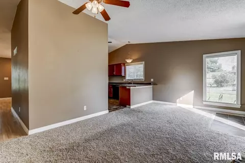 2 Hollybrook Dr, Springfield, IL 62702 photo 17