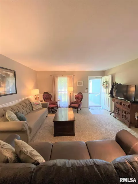 2320 Austin Dr, Springfield, IL 62704 photo 6