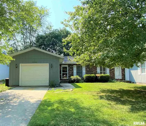 2320 Austin Dr, Springfield, IL 62704 photo 1