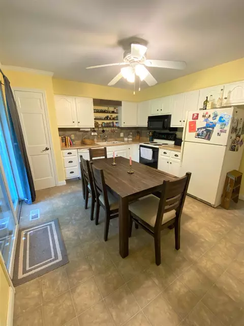 2320 Austin Dr, Springfield, IL 62704 photo 9