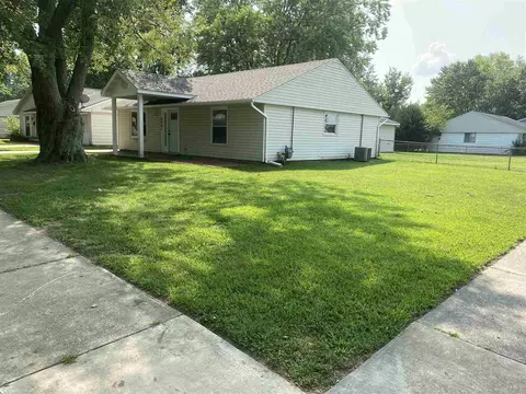 2081 Stonehenge Rd, Springfield, IL 62702 photo 2