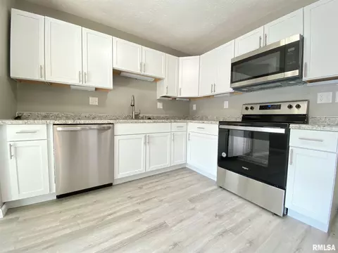 2081 Stonehenge Rd, Springfield, IL 62702 photo 7