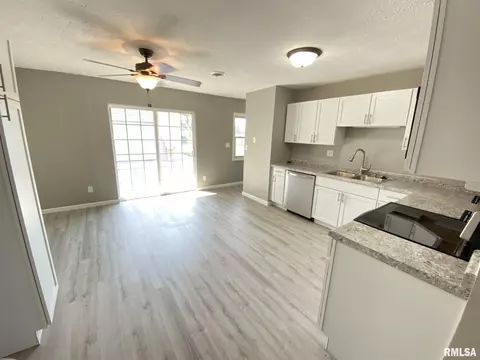 2081 Stonehenge Rd, Springfield, IL 62702 photo 5