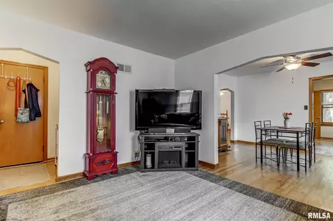 2500 Holmes Ave, Springfield, IL 62704 photo 5