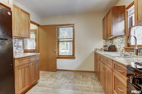 2500 Holmes Ave, Springfield, IL 62704 photo 10