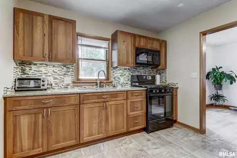 2500 Holmes Ave, Springfield, IL 62704 photo 8