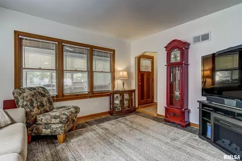 2500 Holmes Ave, Springfield, IL 62704 photo 7
