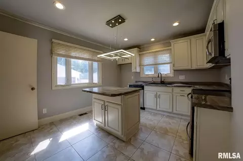 2340 Yale Blvd, Springfield, IL 62703 photo 14