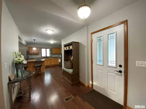 3721 Windshire Dr, Springfield, IL 62704 photo 3