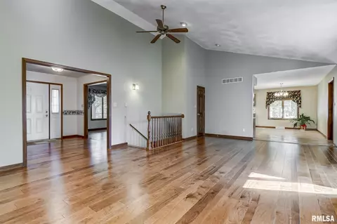 329 Golf Rd, Springfield, IL 62704 photo 6