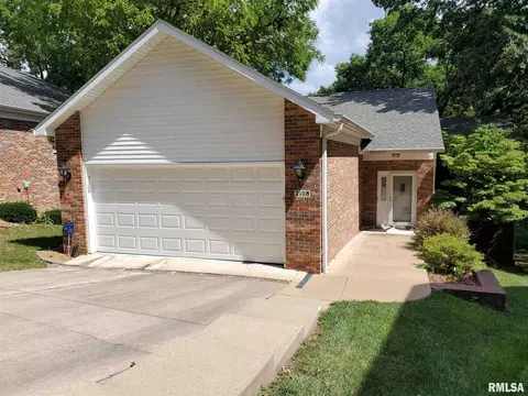 2108 Timbercrest Dr, Springfield, IL 62702 photo 1