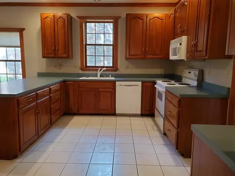 2108 Timbercrest Dr, Springfield, IL 62702 photo 4