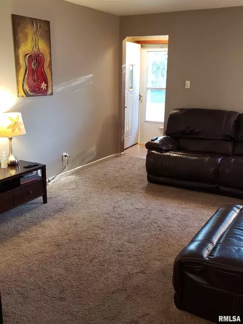 2112 N 7th St, Springfield, IL 62702 photo 2