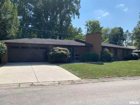 2000 Clubview Dr, Springfield, IL 62704 photo 1