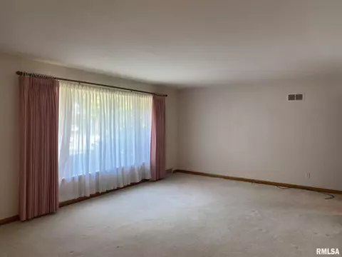2000 Clubview Dr, Springfield, IL 62704 photo 12