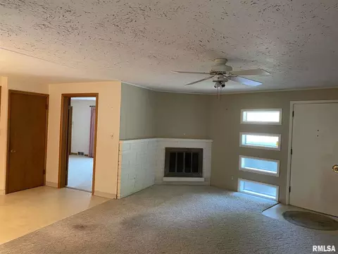 2000 Clubview Dr, Springfield, IL 62704 photo 6