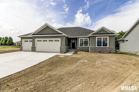 381 Abigail Dr, Springfield, IL 62711 photo 2