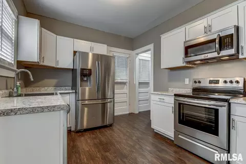 1025 N Walnut St, Springfield, IL 62702 photo 15