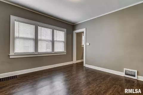 1025 N Walnut St, Springfield, IL 62702 photo 9