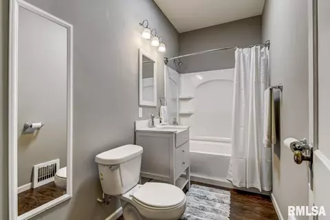1025 N Walnut St, Springfield, IL 62702 photo 24