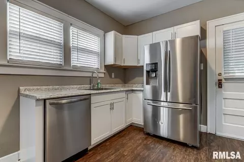 1025 N Walnut St, Springfield, IL 62702 photo 13