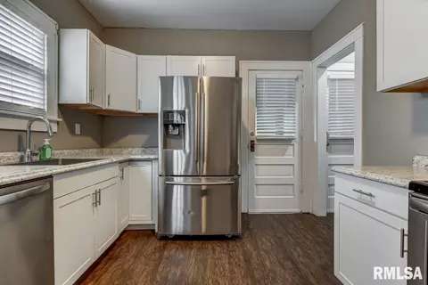 1025 N Walnut St, Springfield, IL 62702 photo 14
