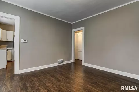 1025 N Walnut St, Springfield, IL 62702 photo 7