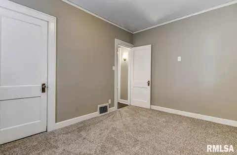 1025 N Walnut St, Springfield, IL 62702 photo 18