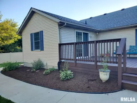2000 Carrington Ct, Springfield, IL 62704 photo 2