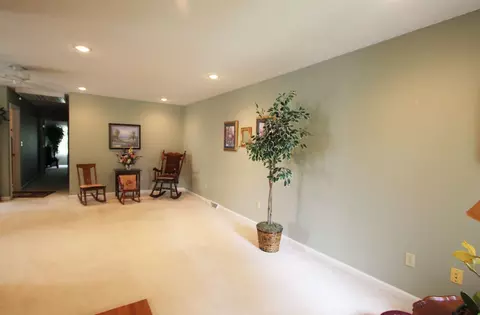 2703 Chase Dr, Springfield, IL 62704 photo 4