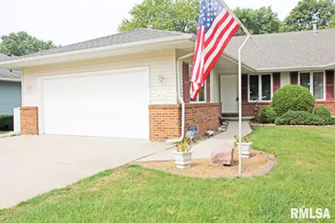 2703 Chase Dr, Springfield, IL 62704 photo 1
