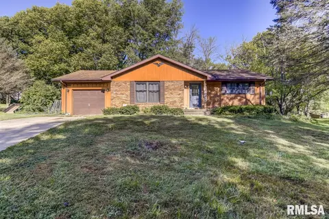 5653 Oakcrest Rd, Springfield, IL 62707 photo 1