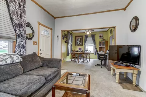 1243 Mossman St, Springfield, IL 62702 photo 4