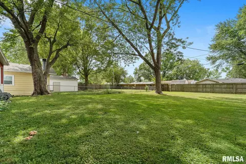 3329 Mars Ave, Springfield, IL 62707 photo 4