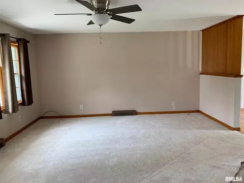 40 Glen Aire Ave, Springfield, IL 62703 photo 4