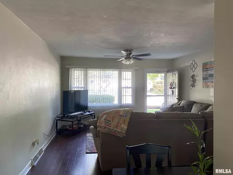 9 Nottingham Rd, Springfield, IL 62704 photo 3