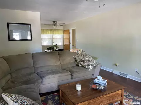 9 Nottingham Rd, Springfield, IL 62704 photo 2