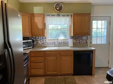9 Nottingham Rd, Springfield, IL 62704 photo 7