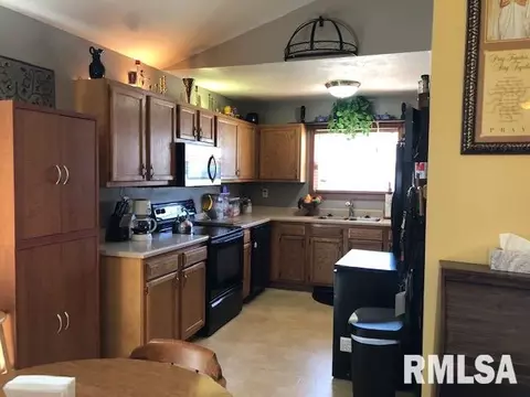 2221 E Brown St, Springfield, IL 62703 photo 10