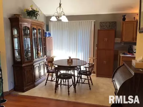 2221 E Brown St, Springfield, IL 62703 photo 8
