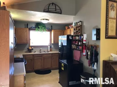 2221 E Brown St, Springfield, IL 62703 photo 11