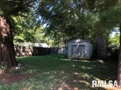 2221 E Brown St, Springfield, IL 62703 photo 4