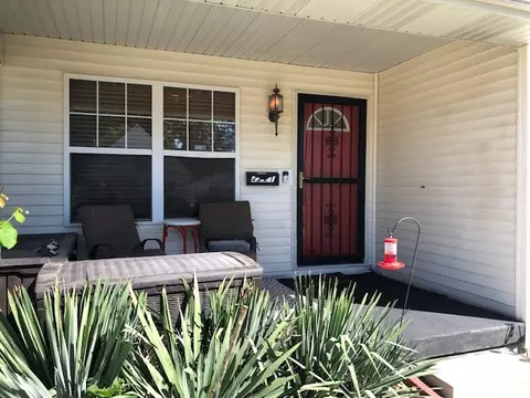2221 E Brown St, Springfield, IL 62703 photo 2