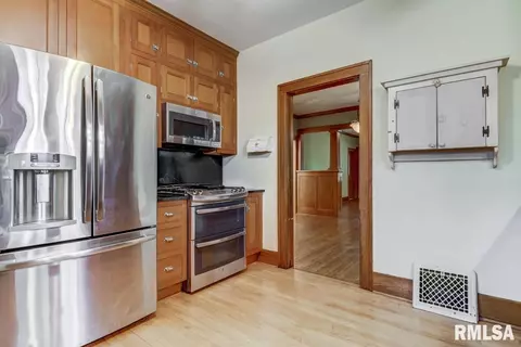 1709 S Douglas Ave, Springfield, IL 62704 photo 10